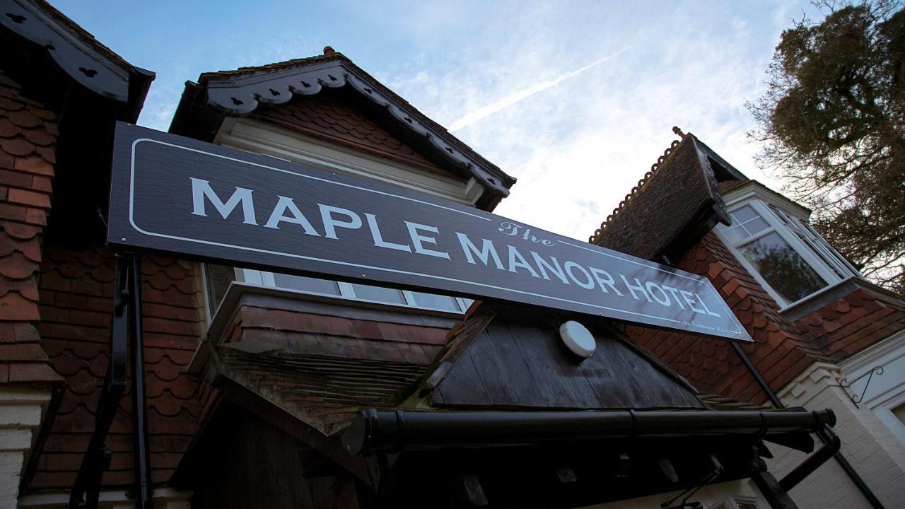 The Maple Manor Hotel クローリー エクステリア 写真